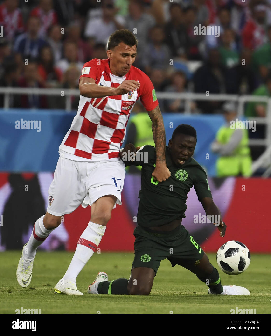 Kaliningrad Russia 16th June 18 Mario Mandzukic L Of Croatia Vies With Oghenekaro Etebo Of Nigeria During A Group D Match Between Croatia And Nigeria At The 18 Fifa World Cup In Kaliningrad Russia 16th June 18 Mario Mandzukic L Of Croatia Vies With Oghenekaro Etebo Of Nigeria During A Group D Match Between Croatia And Nigeria At The 18 Fifa World Cup In