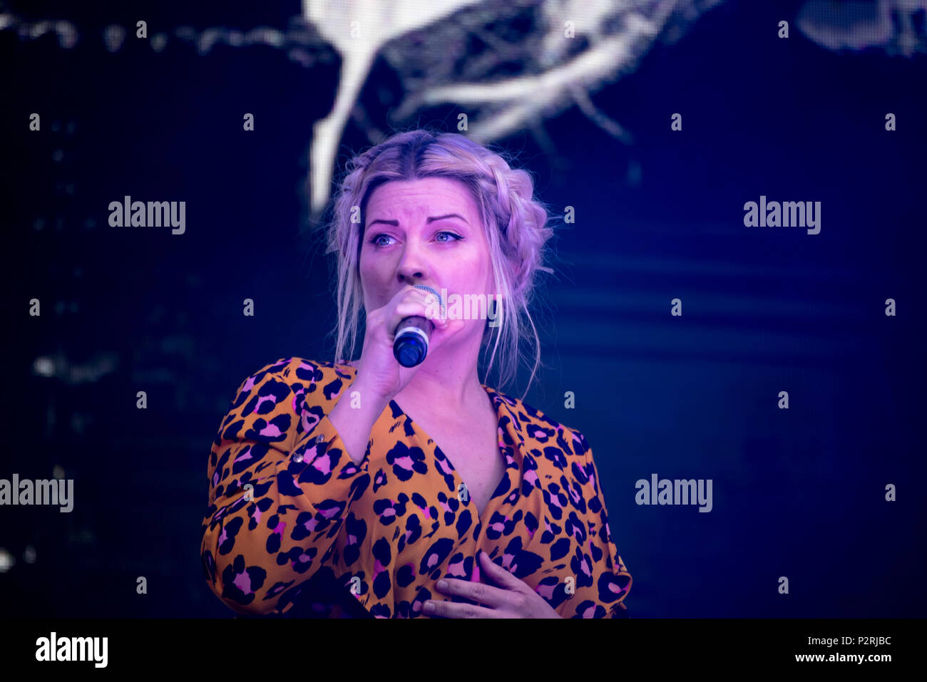 London, UK, 16 June 2018. Louise Dearman on stage at West End Live on June 16 2018  in Trafalgar Square, London. Credit: See Li/Alamy Live News Stock Photo