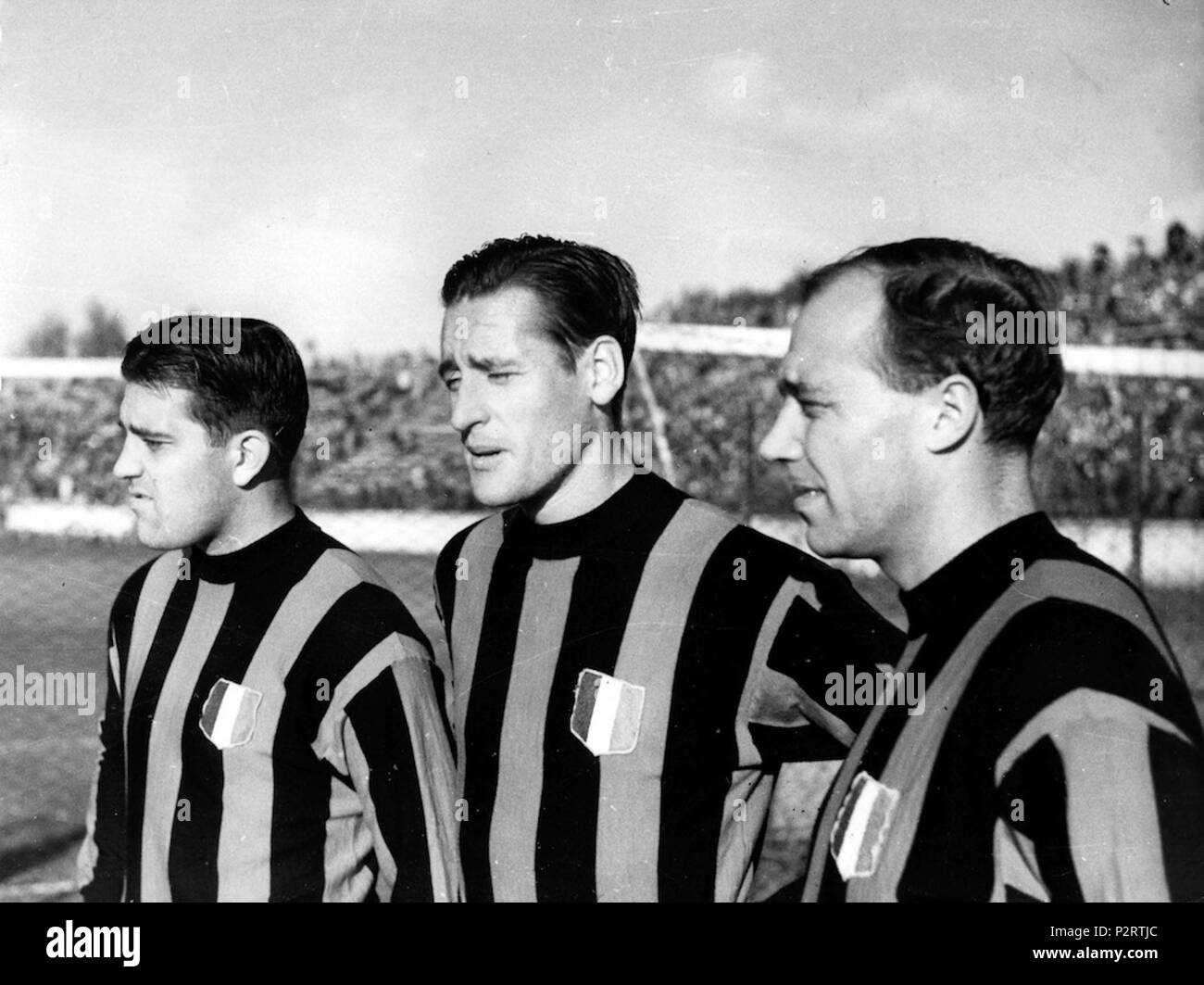 AC Milan soccer star players, from left, Gunnar Nordahl, Nils Liedholm and Gunnar Gren, all from Sweden, pose together in this undated photo taken in Milan, Italy. (Ap Photo/Carlo Fumagalli) 1 1951–52 AC Milan - Gunnar Nordahl, Nils Liedholm and Gunnar Gren Stock Photo