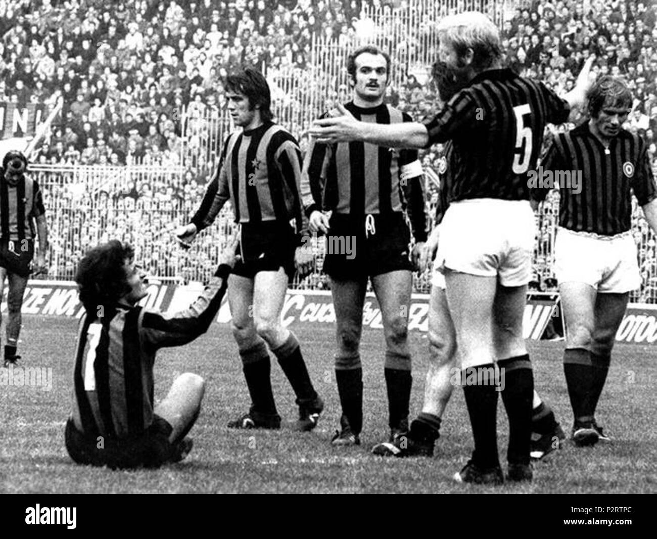 2 1972–73 Serie A - AC Milan v Inter Milan Stock Photo