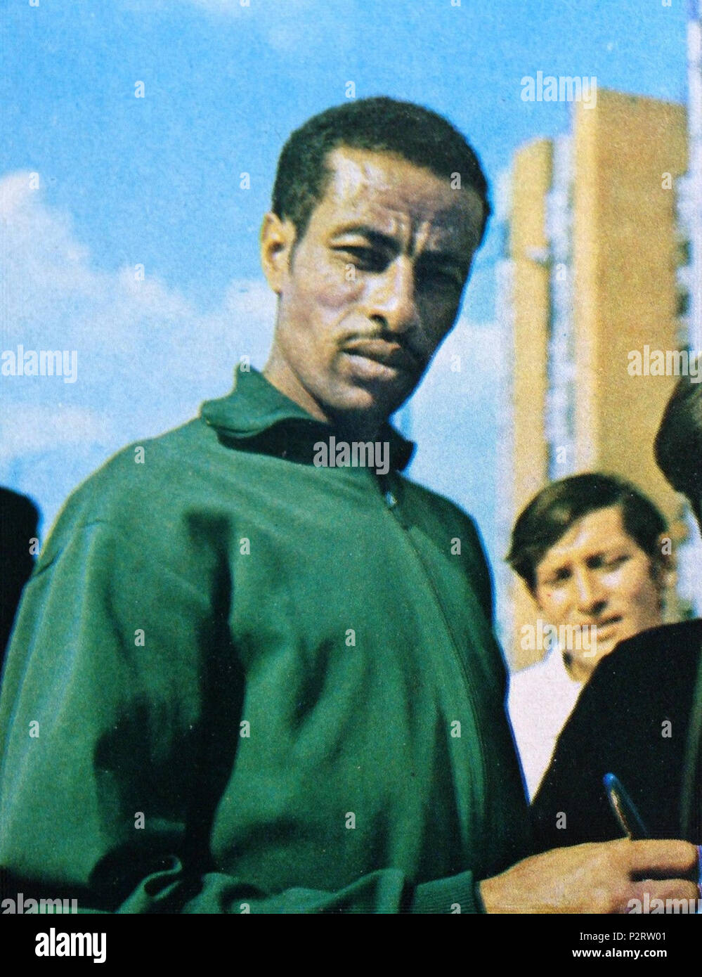 . IL MONELLO OLIMPIADI CENTO MEDAGLIE 1972 n.6 BIKILA , Figurina Calciatori NEW . Trading card or Figurina released in 1972. Photo most likely taken during or just after the 1960 Summer Olympics. Unknown 3 Abebe Bikila, 1972 card Stock Photo