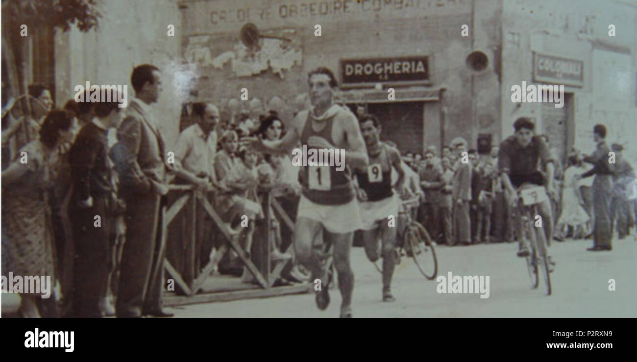 . Italiano: Il maratoneta italiano Artidoro Berti all'età di 16 anni. 1936. Unknown 9 Artidoro Berti 1936 Stock Photo