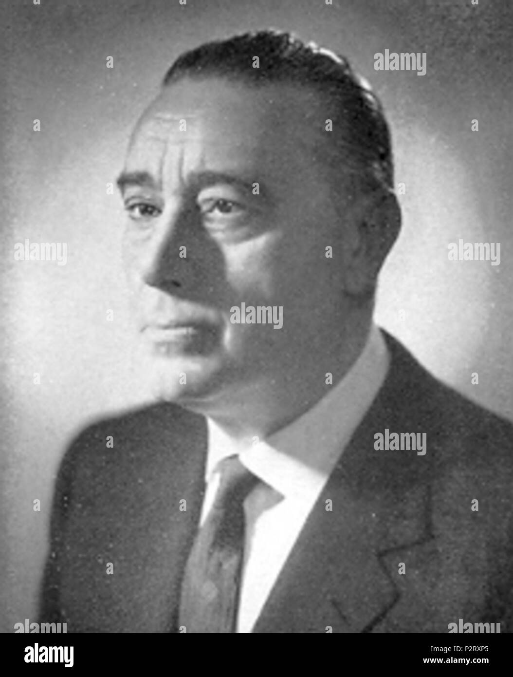 . Italiano: Foto di Arturo Michelini per la quarta legislatura della repubblica italiana dove sedette alla camera dei deputati nelle file del Movimento Sociale Italiano . anni '50. Unknown 9 Arturo Michelini Stock Photo