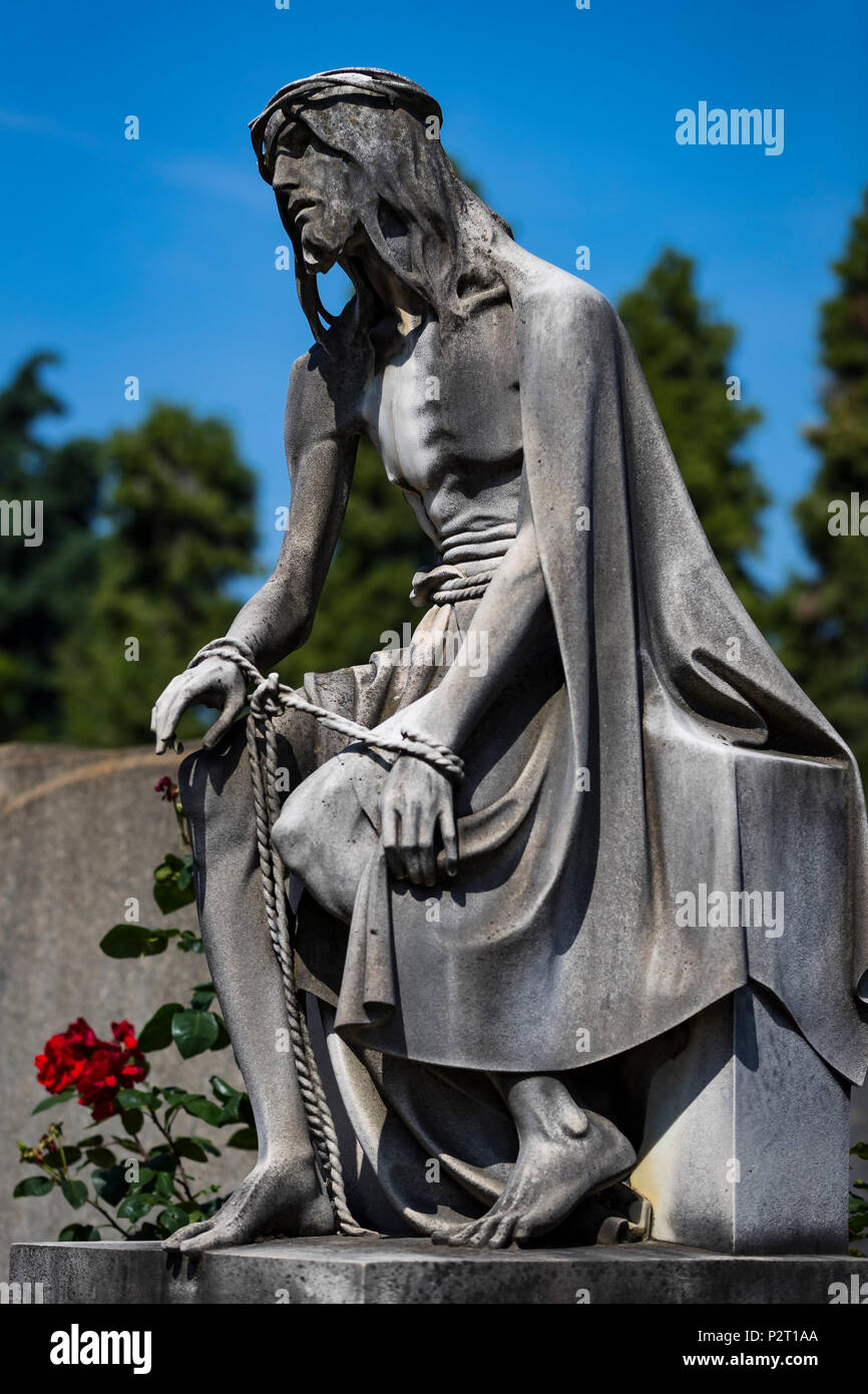 5 JUNE 2018, MILAN, ITALY Statues of mourning at the graves of the