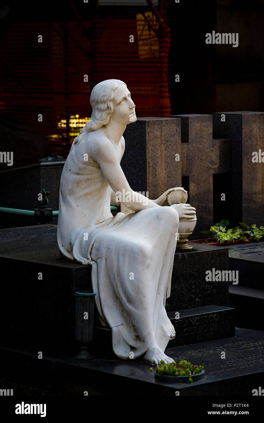 5 JUNE 2018, MILAN, ITALY Statues of mourning at the graves of the