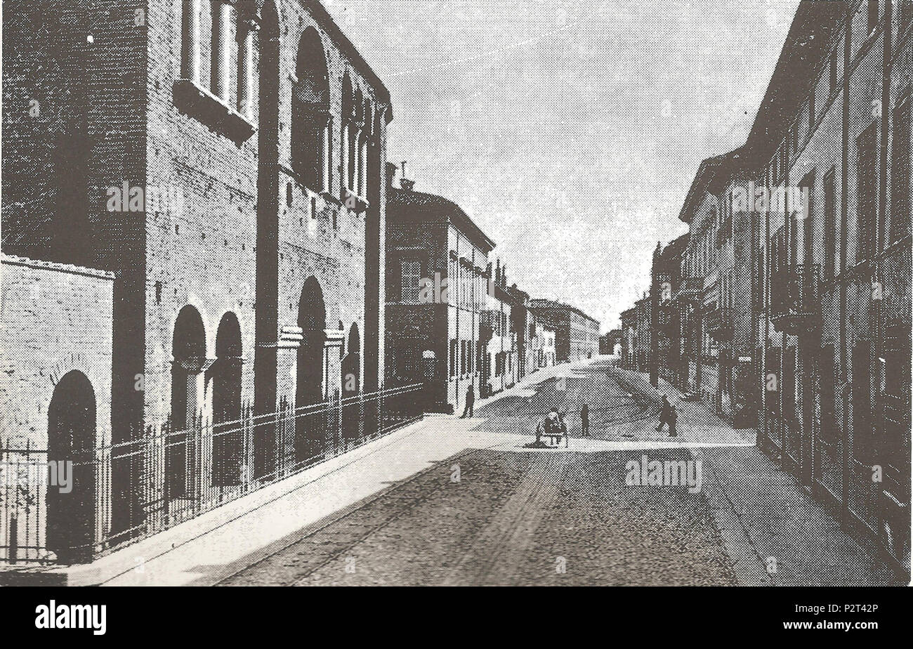 . Italiano: Corso Garibaldi (oggi via di Roma) a Ravenna ad inizio secolo. Si nota sulla sinistra il cosiddetto palazzo di Teodorico e sulla strada le rotaie della tranvia per Forlì. 1909. Unknown 20 Corso Garibaldi Ravenna 02 Stock Photo