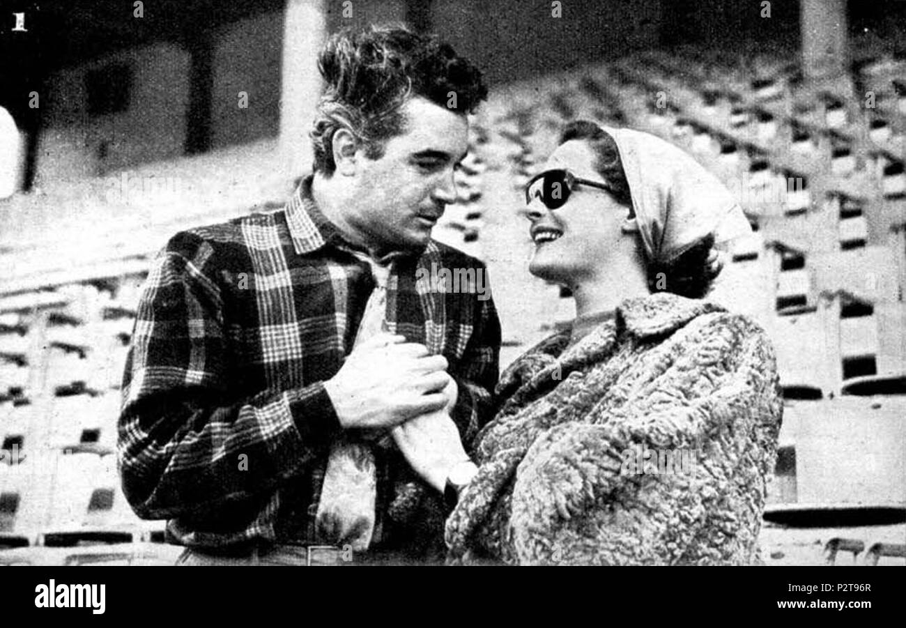 . Italian actors Renato Baldini and Tamara Lees in the Italian film La città si difende . 1 September 1951. Unknown 75 Renato Baldini and Tamara Lees Stock Photo