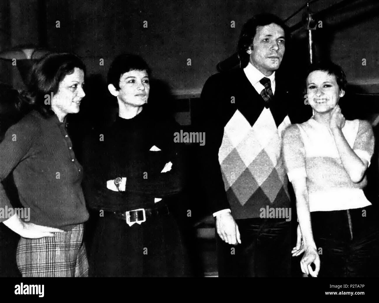 . Actors Graziella Galvani, Mariella Furgiuele, Roberto Bisacco and Mariella Zanetti at Radio Rai studios in Turin . 1975. Unknown 31 G. Galvani, M. Furgiuele, R. Bisacco and M. Zanetti 1975 Stock Photo