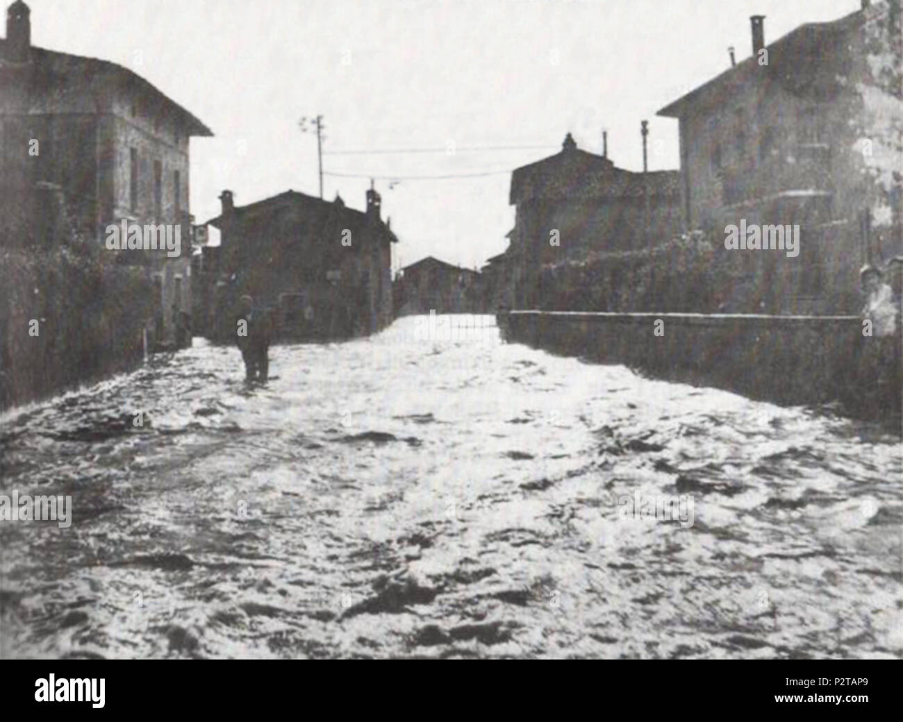 . Italiano: Alluvione del 4 novembre 1966 di Castel Mella (BS) . 4 November 1966. Pietro Rodella 6 Alluvione del 1966 a Castel Mella Stock Photo