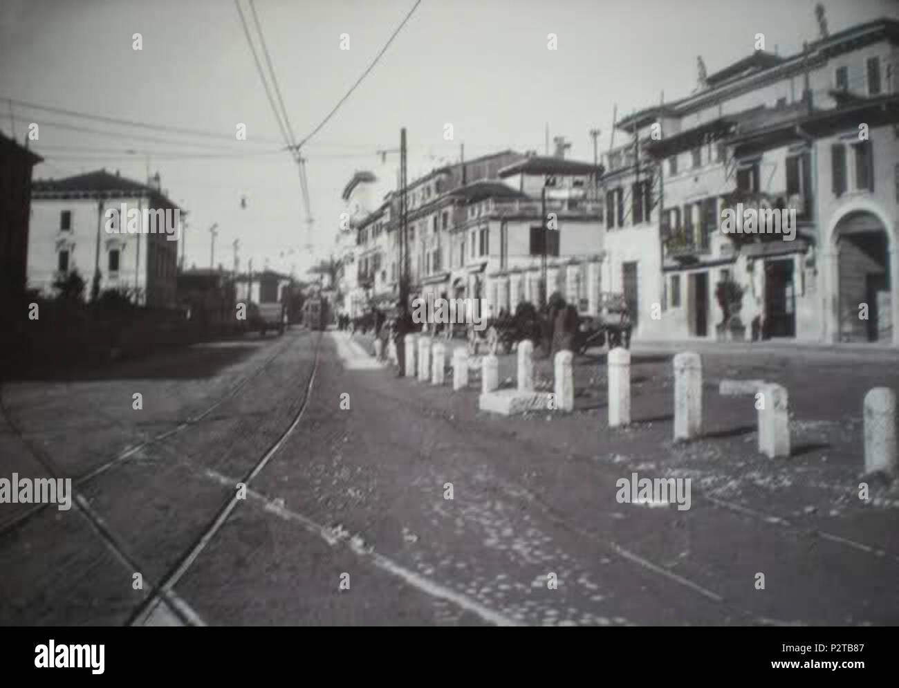 . Italiano: Via Mameli a Verona, in una foto della prima metà del XX secolo . The first half of the twentieth century. Unknown 91 ViaMameliVeronaOld Stock Photo