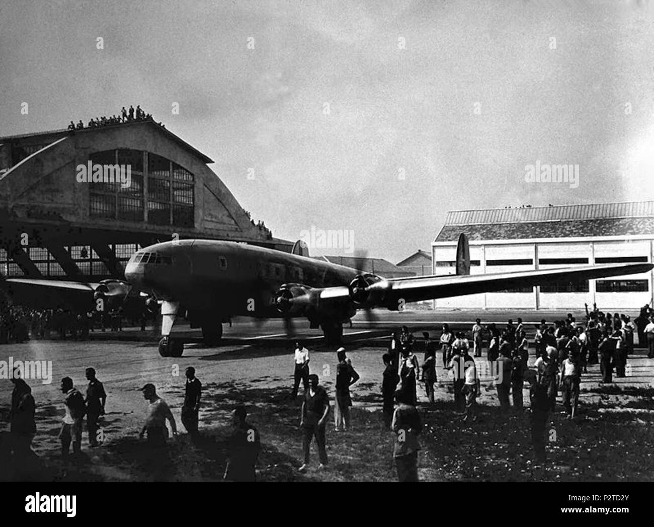 . English: The Italian Breda-Zappata BZ.308 airliner . Late 1940s. Uncredited 12 Breda-Zappata BZ.308 front quarter view Stock Photo