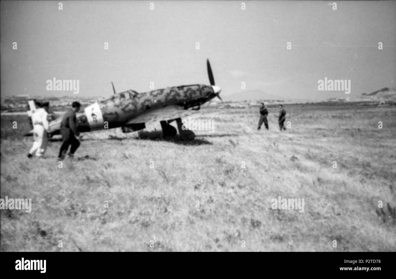 . English: C.205 Veltro 51st Wing , Monserrato (Sardinia) 1943 Italiano: C.205 veltro de 51° Stormo sul campo di Monserrato (Sardegna) , 1943 . 1943. official photografer 13 C.205 51 Monserrato 1943 Stock Photo