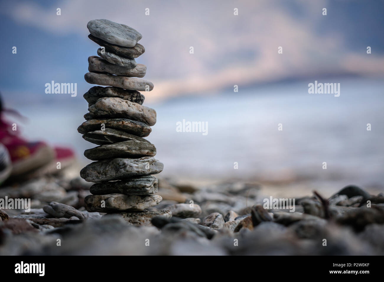 Stone rock beach hi-res stock photography and images - Alamy