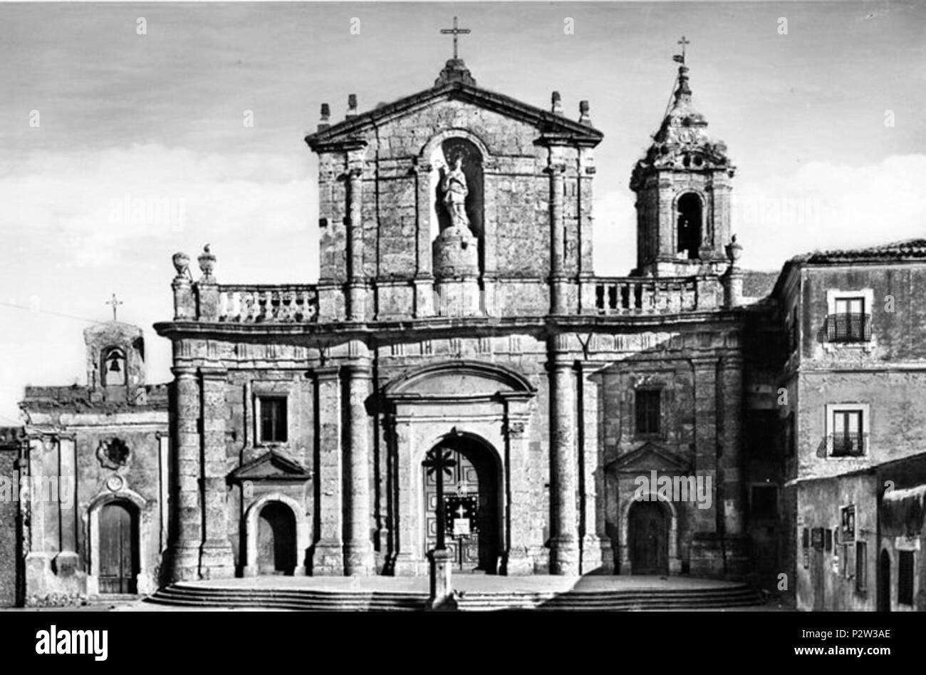 . Italiano: Facciata della Chiesa Madre di San Cataldo . 1940s. Sir87 27 Facciata della Chiesa Madre di San Cataldo Stock Photo