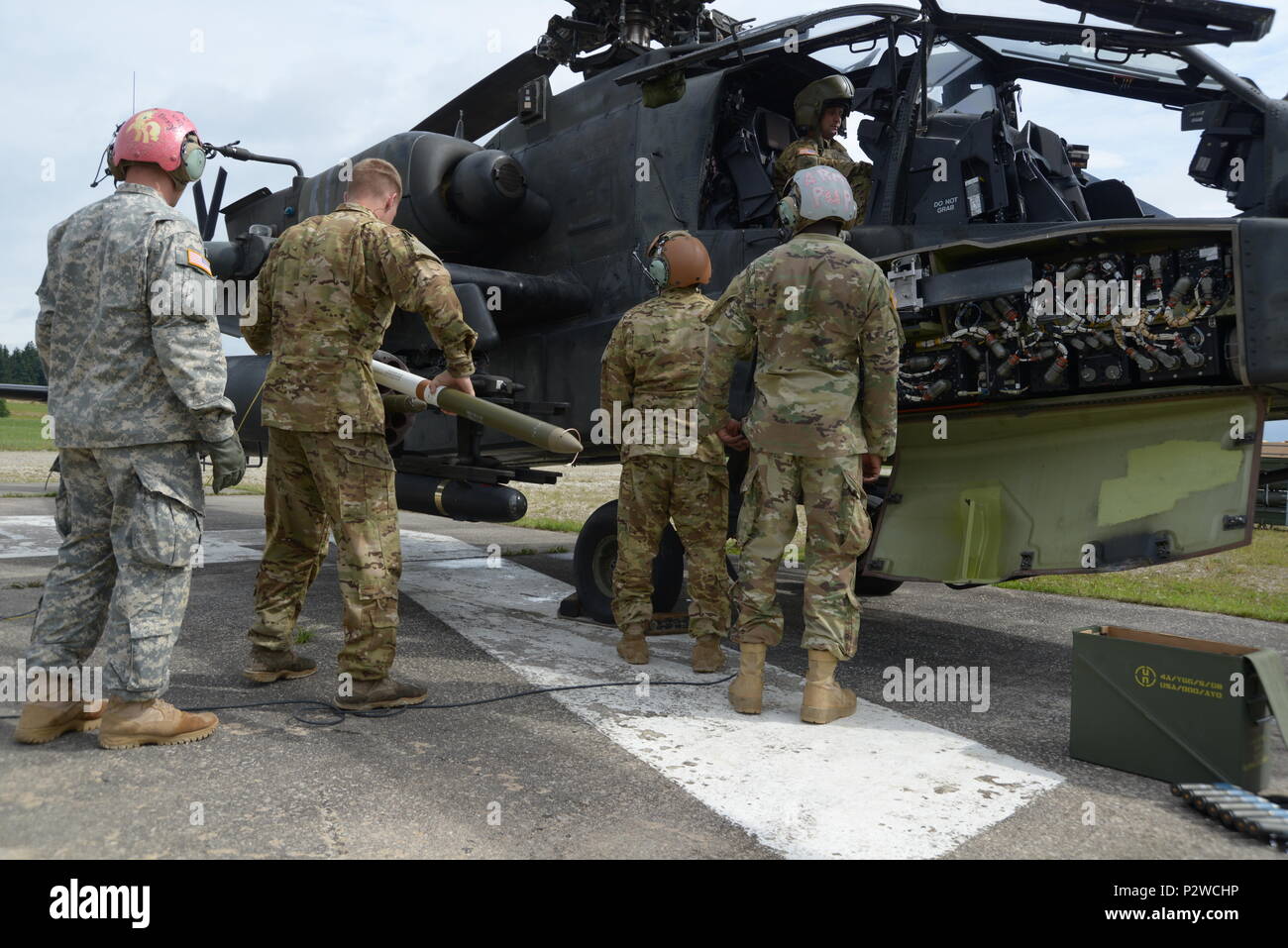 U.S. Soldiers, assigned to the 1st Battalion (Attack), 3rd Aviation ...