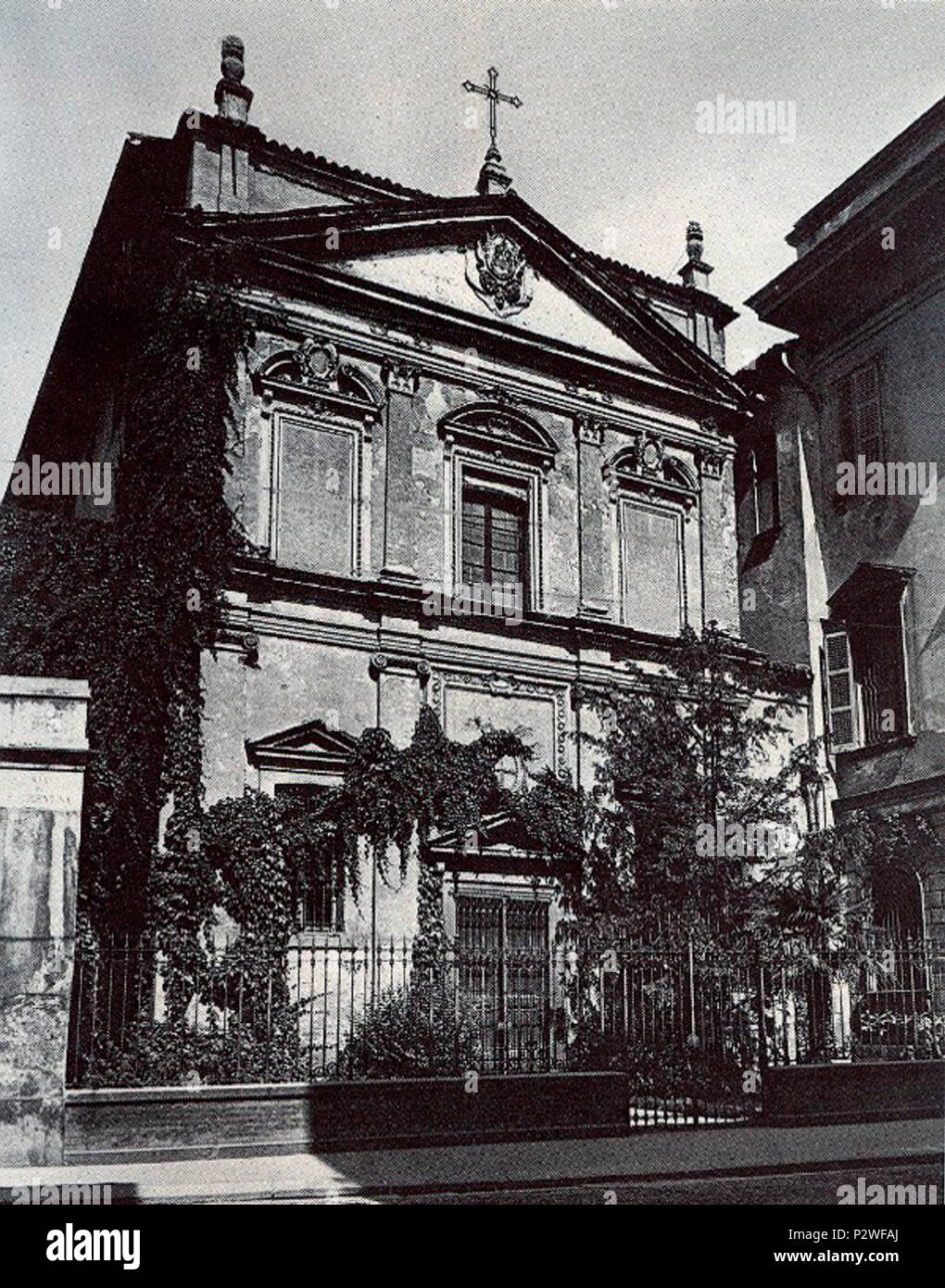 . Italiano: Facciata della Chiesa di San Bernardo a Milano, prima del crollo avvenuto nel 1971. before 1971. Unknown 18 Chiesa-di-San-Bernardo-Milano Stock Photo