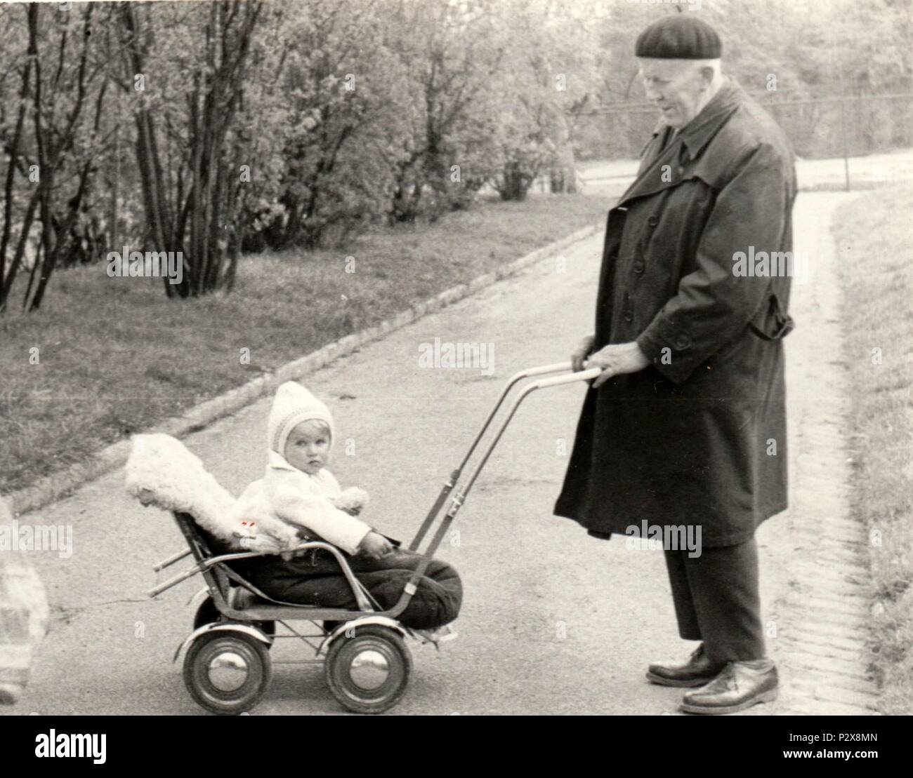 Pram 1950s hi-res stock photography and images - Page 2 - Alamy