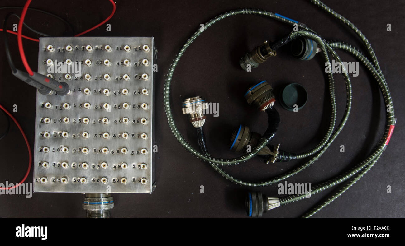 Line replaceable unit hi-res stock photography and images - Alamy