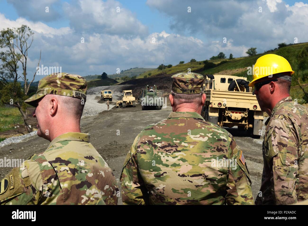 Maj. Gen. Brown, Jr. (center), Deputy Commanding General Reserve
