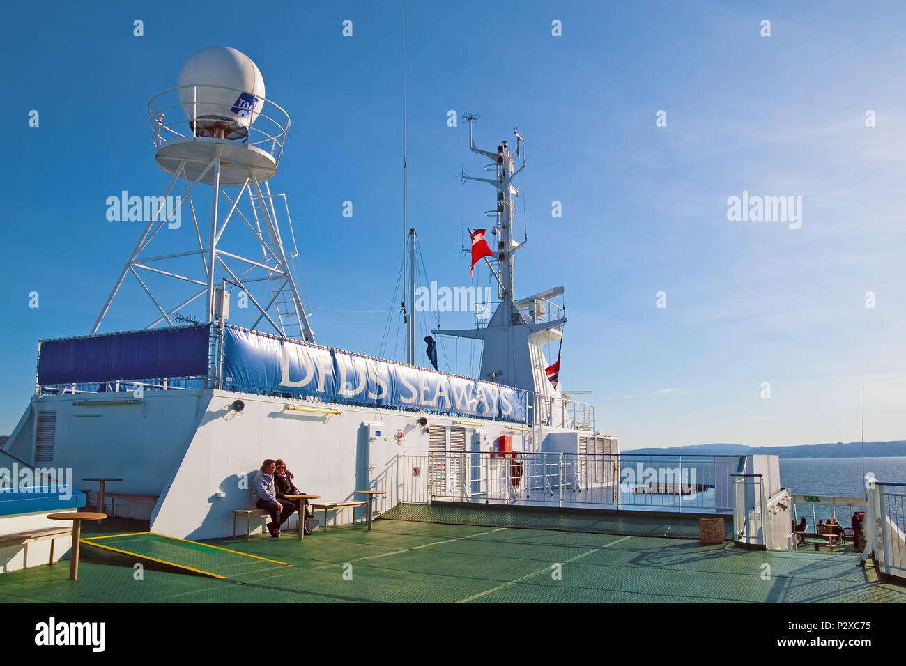 Radar On Mast Stock Photos &amp; Radar On Mast Stock Images ...