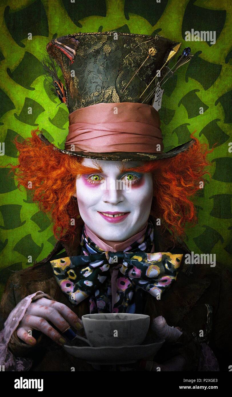Original Film Title: ALICE IN WONDERLAND. English Title: ALICE IN  WONDERLAND. Film Director: TIM BURTON. Year: 2010. Stars: JOHNNY DEPP.  Credit: WALT DISNEY PICTURES / Album Stock Photo - Alamy, image size:812x1390
