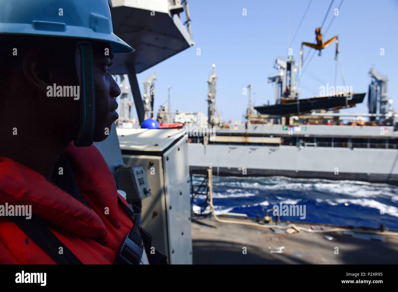 DVIDS - Images - USS Mitscher sliding pad eye maintenance [Image 7