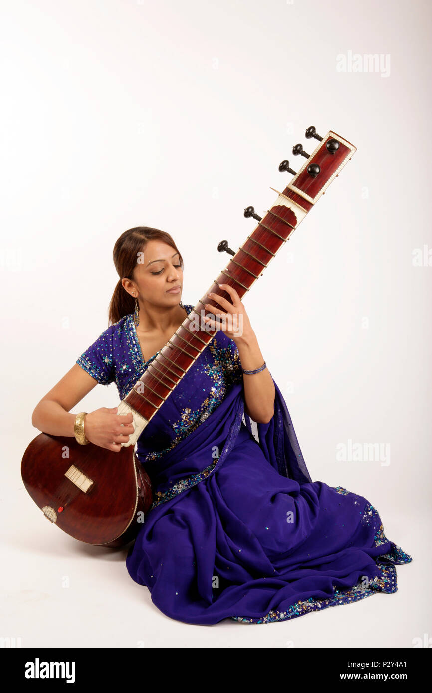 Sitar player hires stock photography and images Alamy