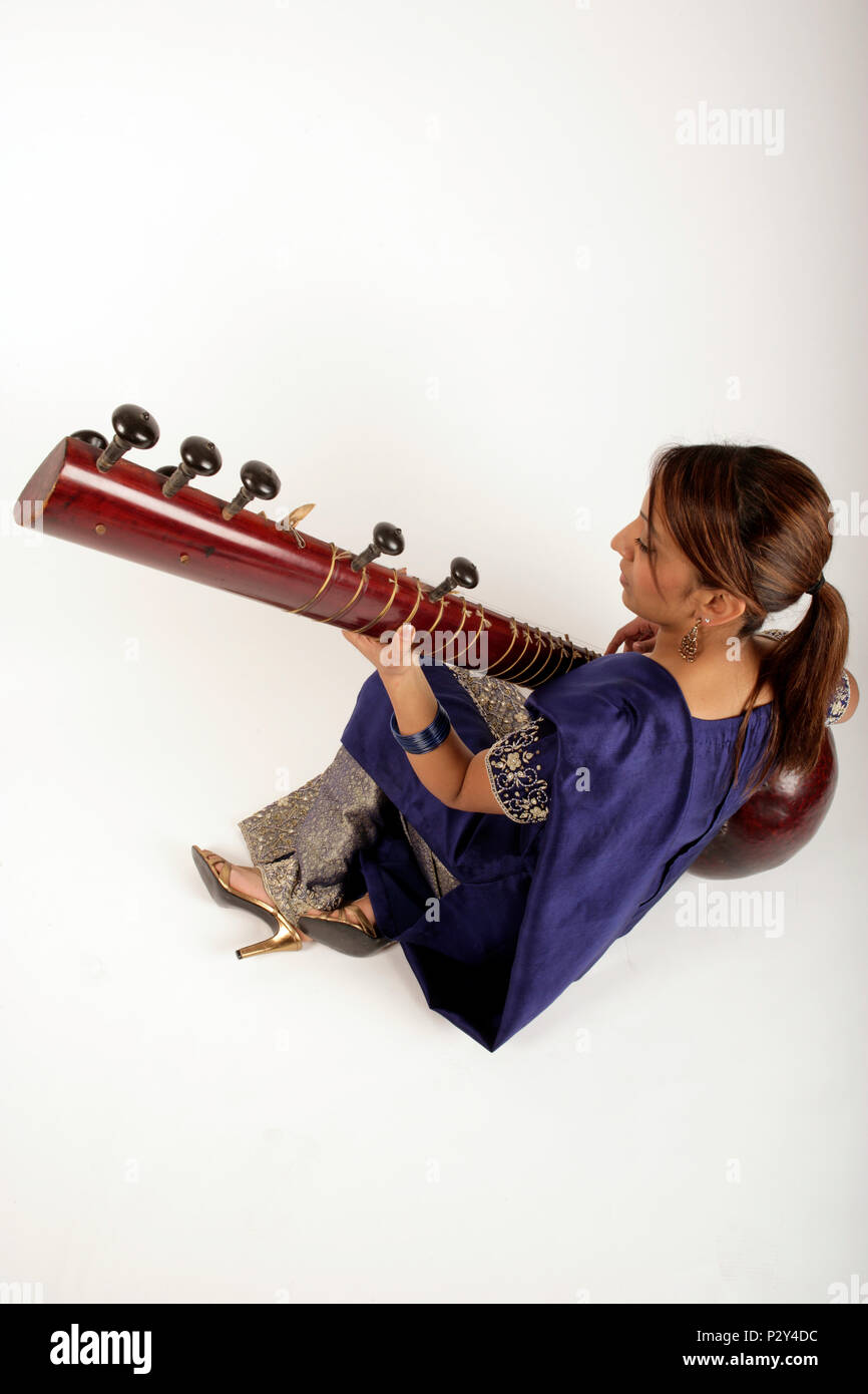 Sitar in playing position Stock Photo Alamy