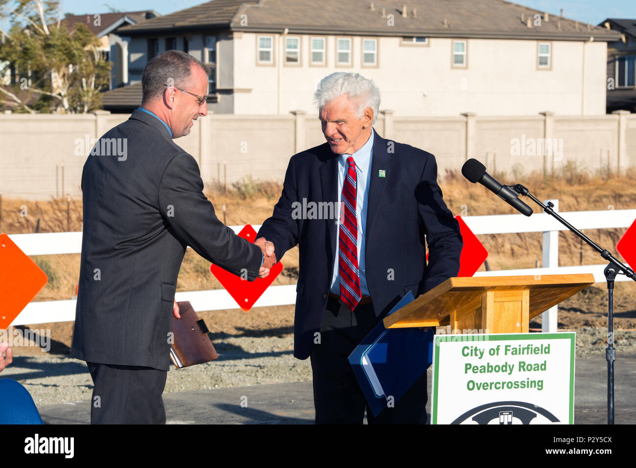Mayor Harry Price, City of Fairfield, Calif., greets Hicks