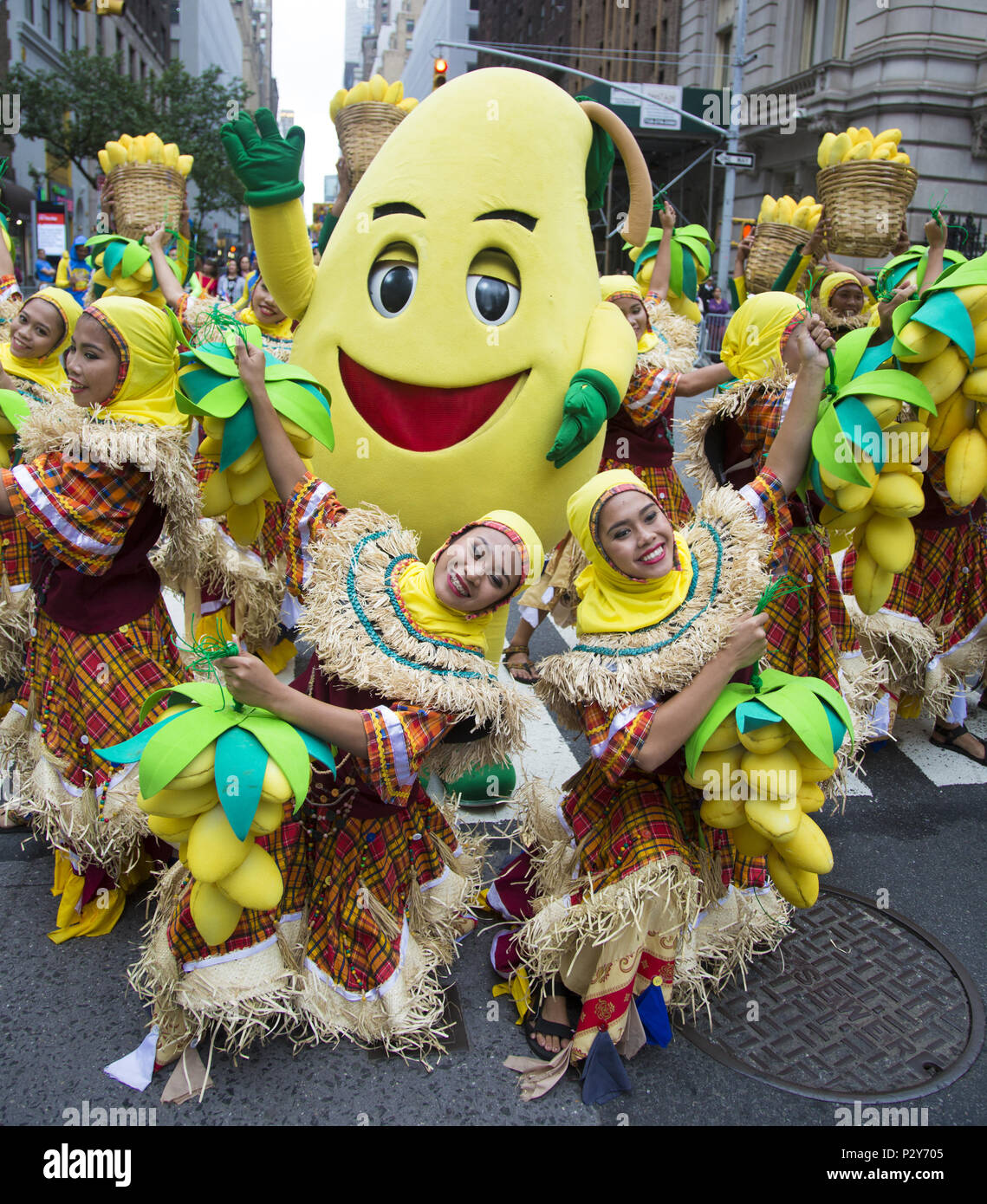 Energetic Filipino Dance troupe promote Philippine Mango Festivals