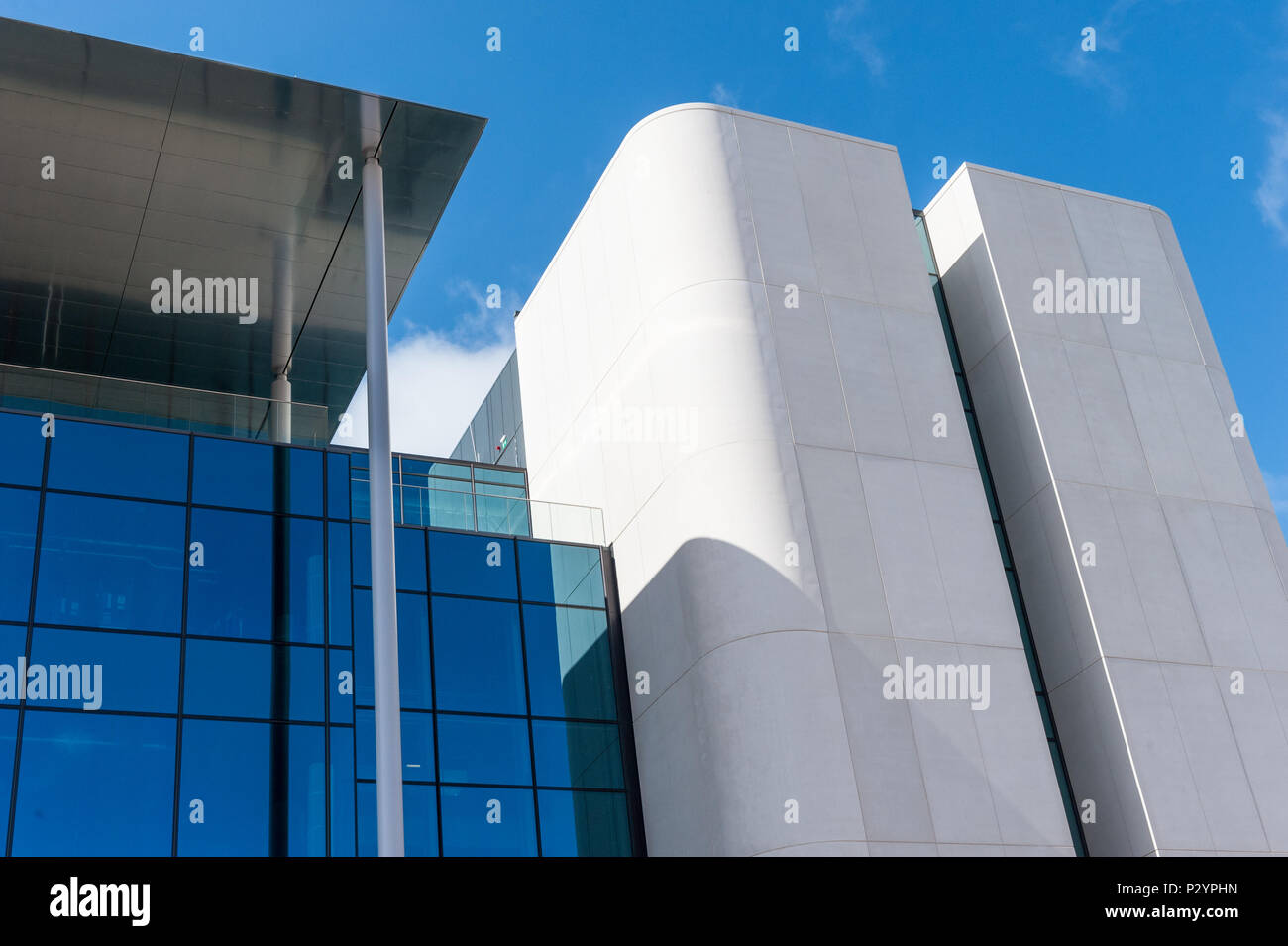 Bbc cardiff hq hi-res stock photography and images - Alamy
