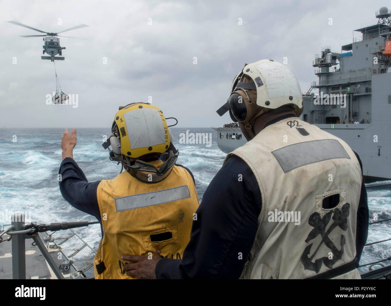 Uss de destroyer de missile guidé hires stock photography and images