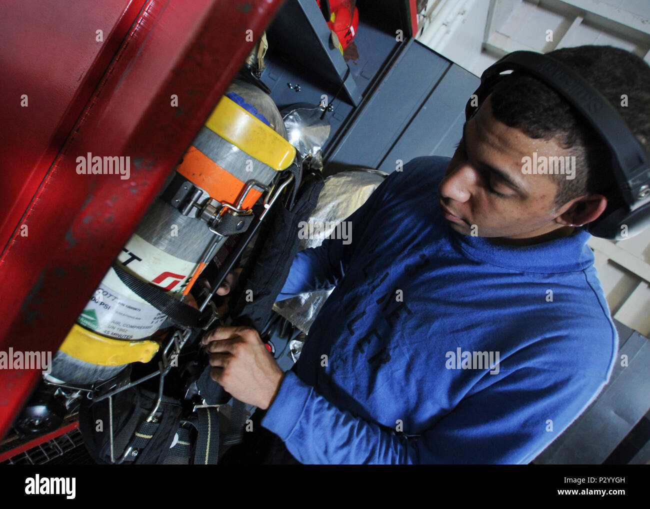 160812NKC543070 ATLANTIC OCEAN (Aug. 12, 2016) Aviation Boatswain