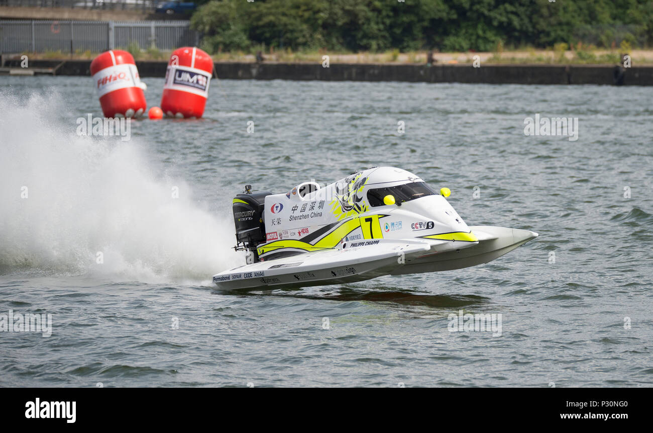 Royal Victoria Dock, London, UK. 15 June, 2018. London hosts the UIM F1H2O World Championship powerboat race Stock Photo