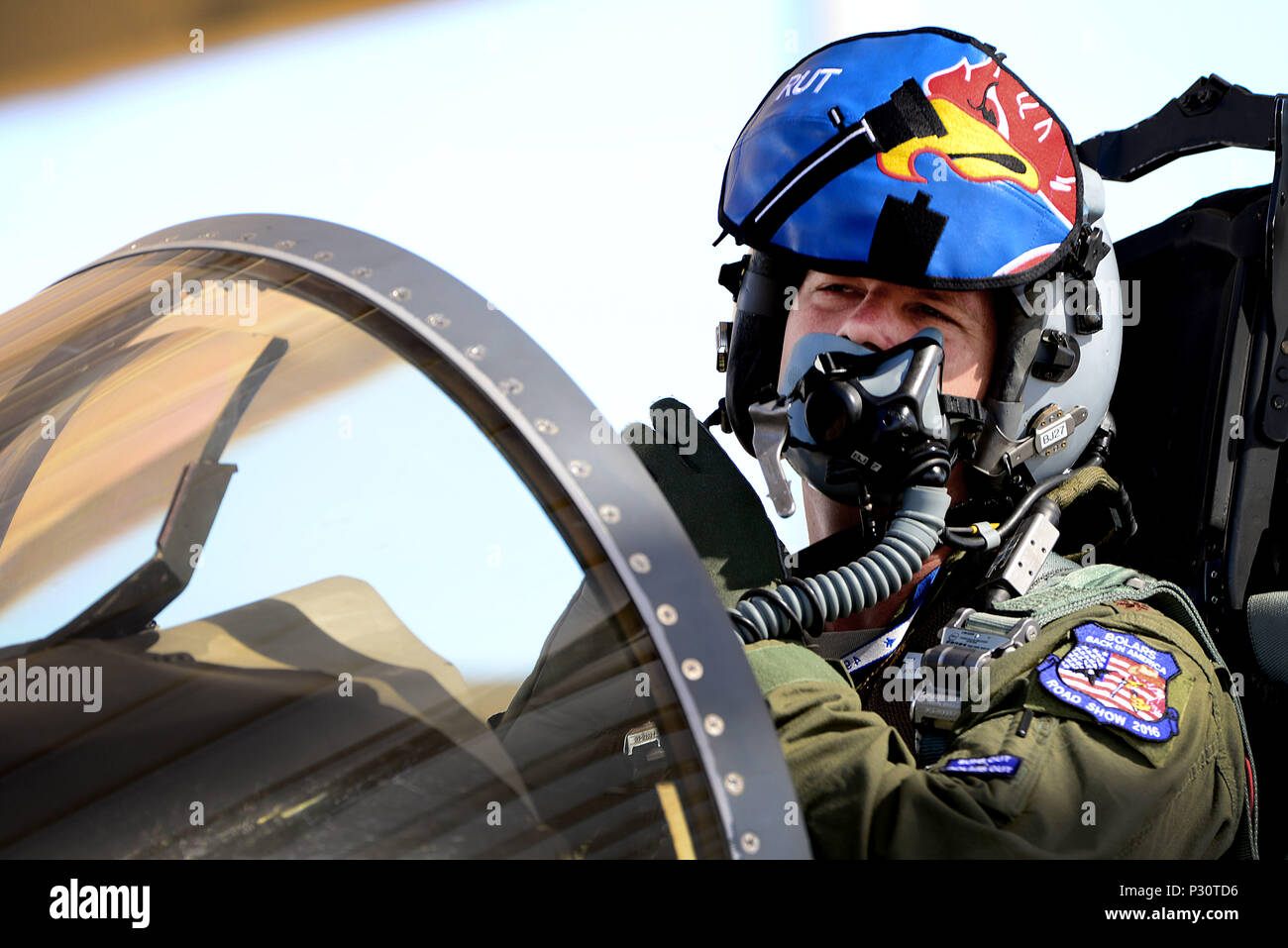 U.S. Air Force Major Oliver Roe, 492nd Fighter Squadron pilot, gets ready for a sortie in preparation for exercise Red Flag 16-4 at Nellis Air Force Base, Nevada, Aug 12. Red Flag is the U.S. Air Force’s premier air-to-air combat training exercise and one of a series of advanced training programs that is administered by the U.S. Air Force Warfare Center and executed through the 414th Combat Training Squadron. (U.S. Air Force photo/ Tech. Sgt. Matthew Plew) Stock Photo