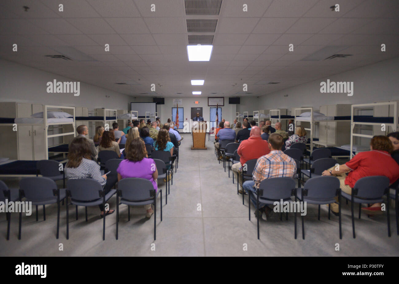 NEW LONDON, N.C. North Carolina National Guard Soldiers, Community