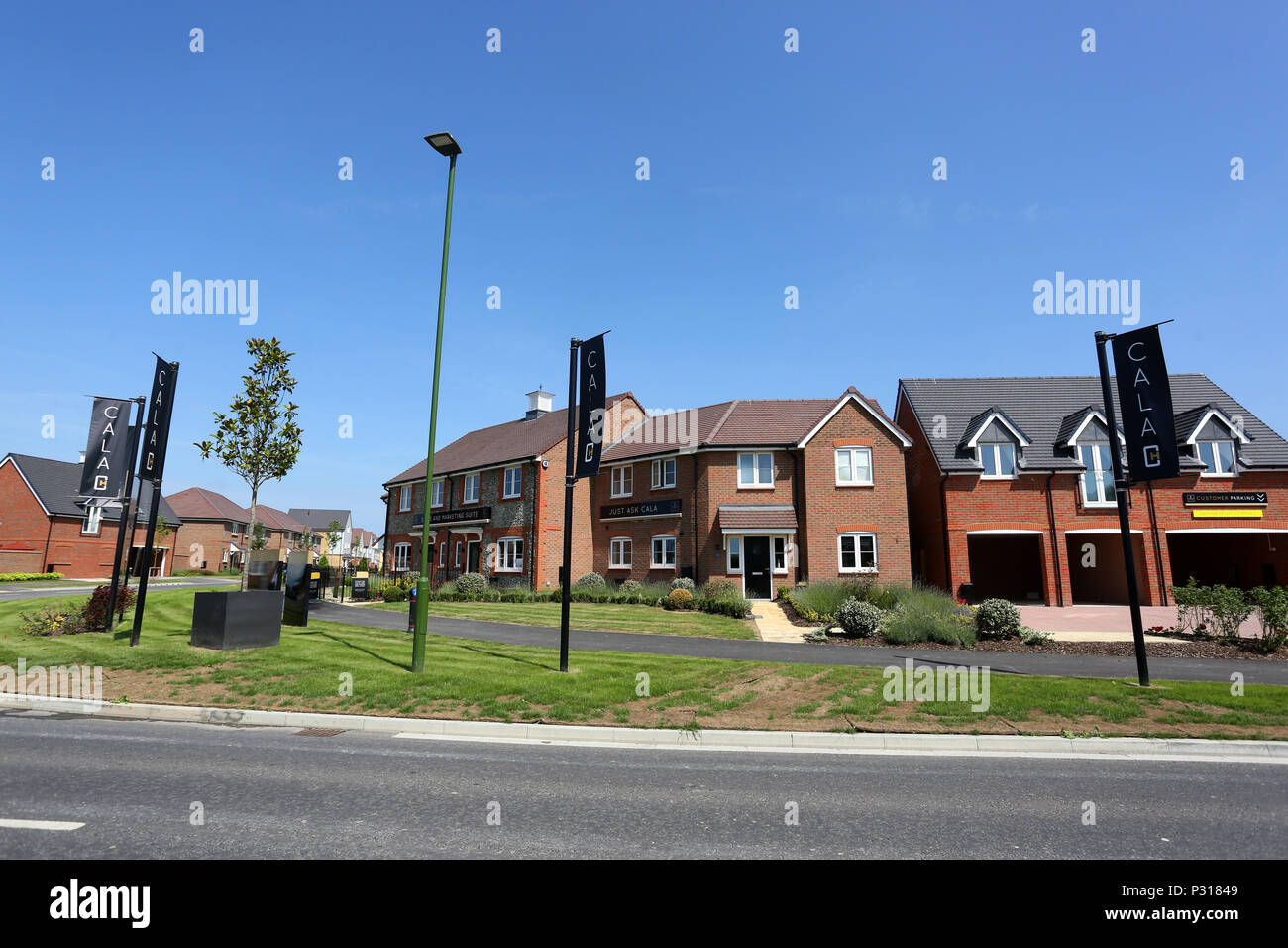 New build homes hires stock photography and images Alamy