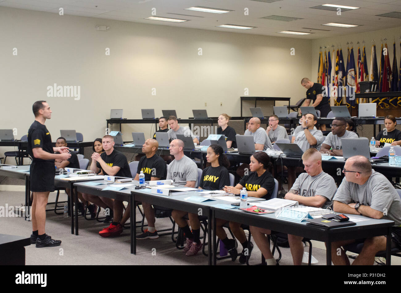 FT. KNOX, Ky. U.S. Army Reserve 1st Lt. Stephen Amanzio with the 94th Training Division begins