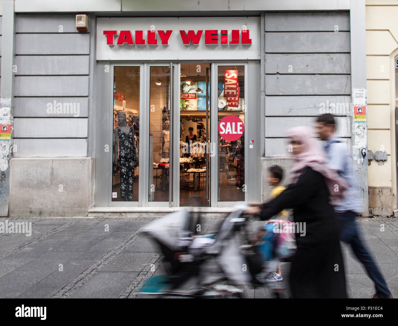 Tally weijl clothing store hi-res stock photography and images - Alamy