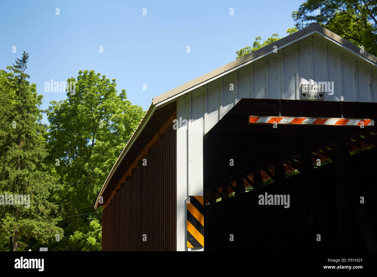 Erb's Mill Covered Bridge, Amish Country, Lancaster County, Pennsylvania, USA Stock Photo
