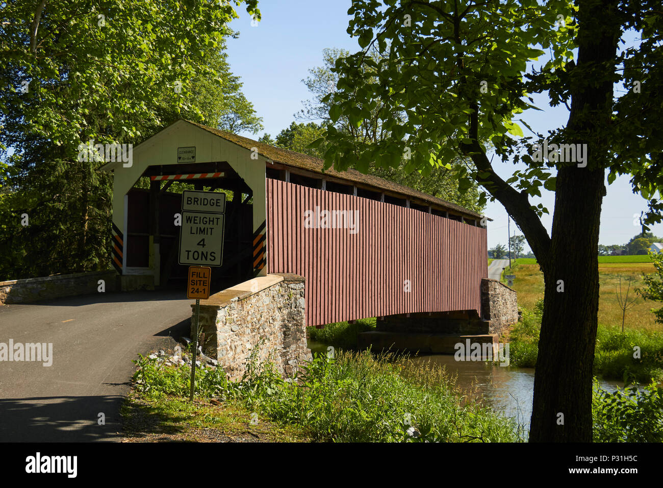 Erb's Mill Covered Bridge, Amish Country, Lancaster County, Pennsylvania, USA Stock Photo