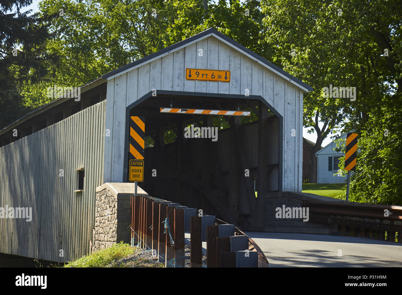Keller's Mill Covered Bridge, Amish Country, Lancaster County, Pennsylvania, USA Stock Photo