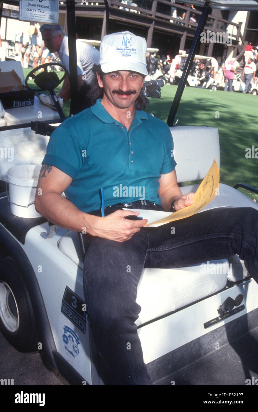 Aaron tippin hi-res stock photography and images - Alamy