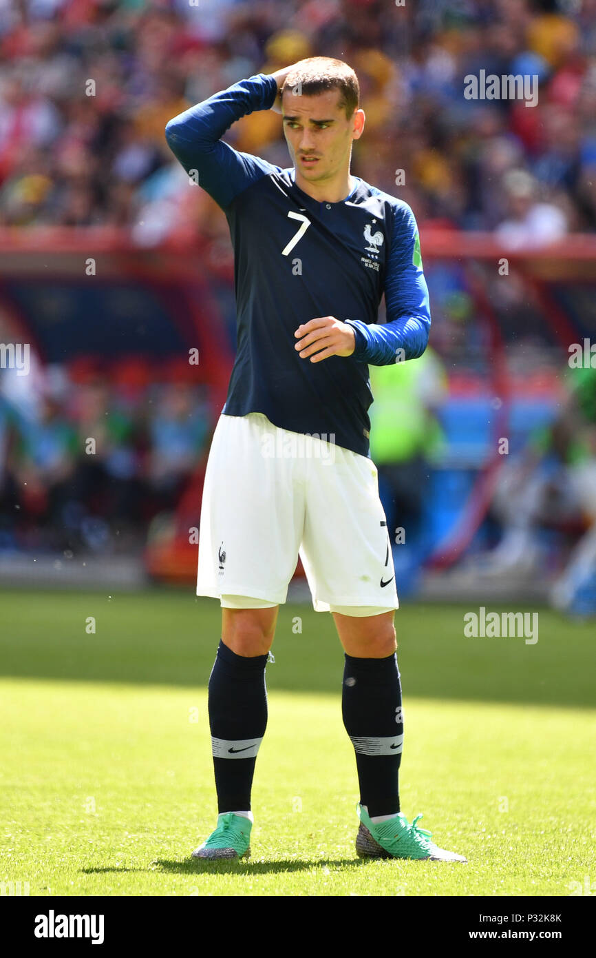 Kazan, Russia. 16th June, 2018. Antoine GRIEZMANN (FRA), skeptical, gesture, action, single action, single image, cut out, full body shot, full figure. France (FRA) -Australia (AUS) 2-1, preliminary round, group C, match 5, on 16.06.2018 in Kazan, Kazan Arena. Football World Cup 2018 in Russia from 14.06. - 15.07.2018. | usage worldwide Credit: dpa/Alamy Live News Stock Photo