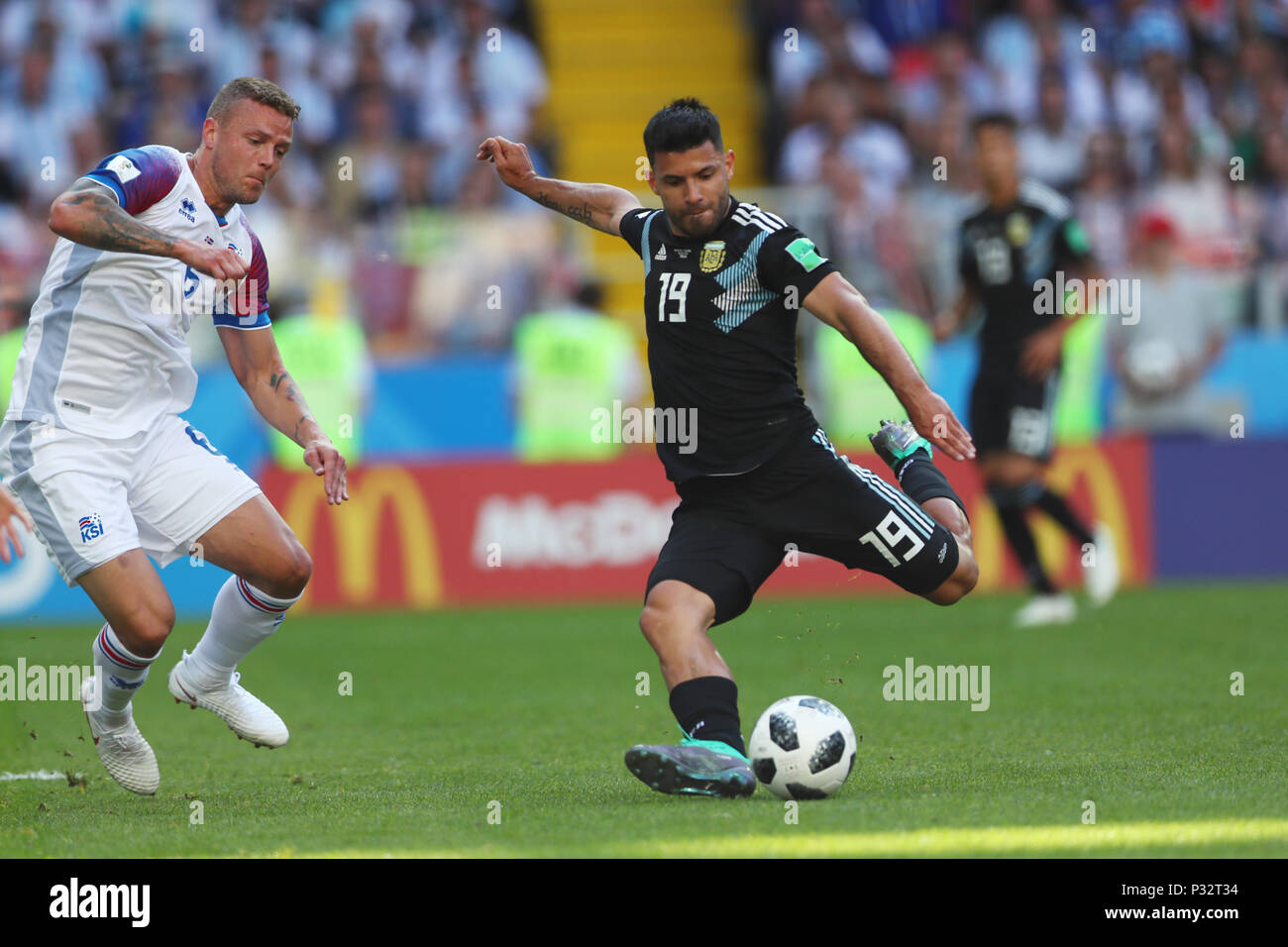 Moscow, Russia. 16th June, 2018. (L-R) Ragnar Sigurdsson (ISL), Sergio Aguero (ARG) Football/Soccer : FIFA World Cup Russia 2018 Group D match between Argentina 1-1 Iceland at Spartak Stadium in Moscow, Russia . Credit: Yohei Osada/AFLO SPORT/Alamy Live News Stock Photo