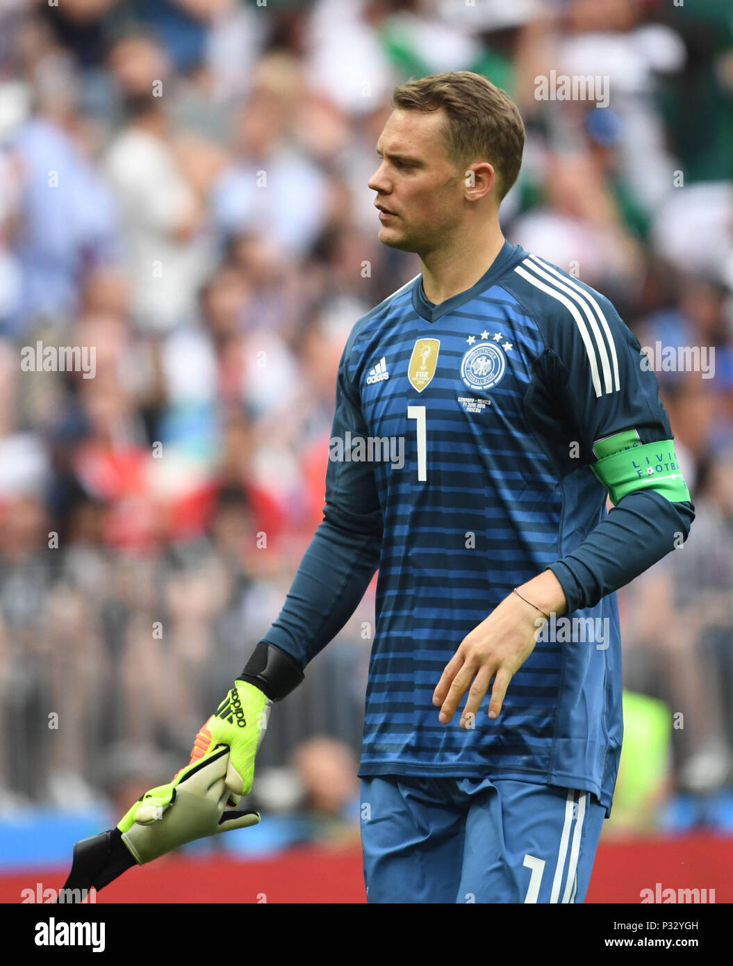 Manuel neuer hotsell gloves 2018