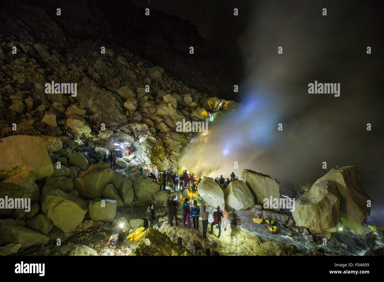 Blue flames at ijen volcano hi-res stock photography and images - Alamy