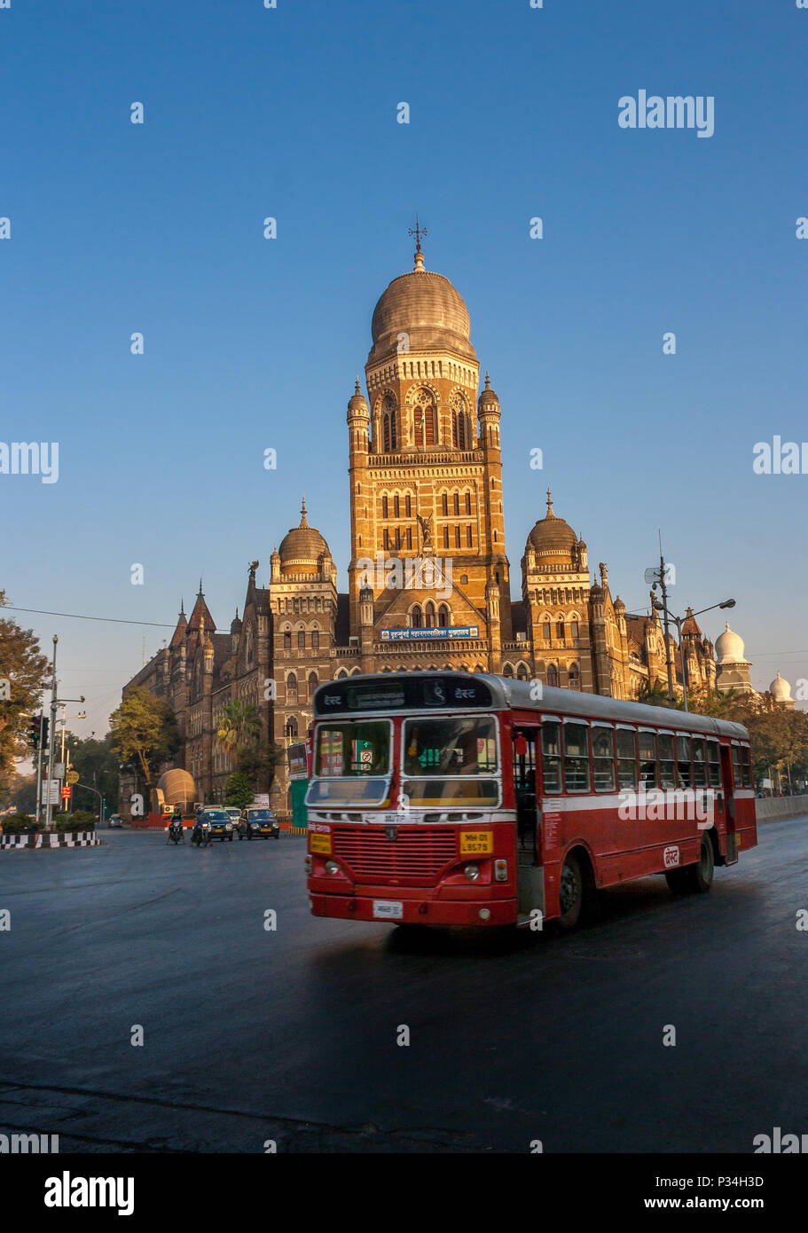 Best bus mumbai hi-res stock photography and images - Alamy