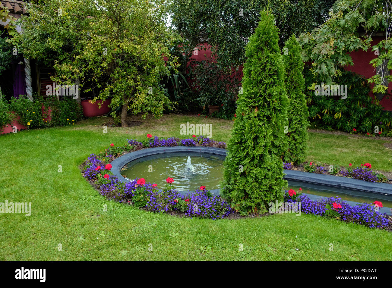 The Tudor Garden at Kensington Roof Gardens located above Kensington High  Street, formerly known as Derry & Toms Roof Gardens. Now permanently closed  Stock Photo - Alamy