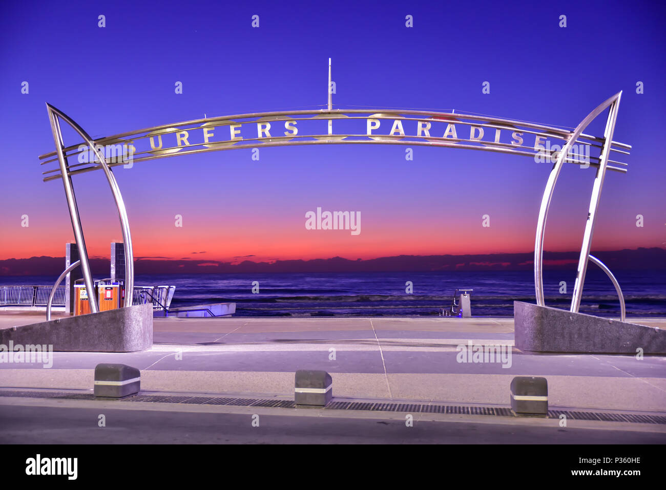 Surfers paradise sign hi-res stock photography and images - Alamy